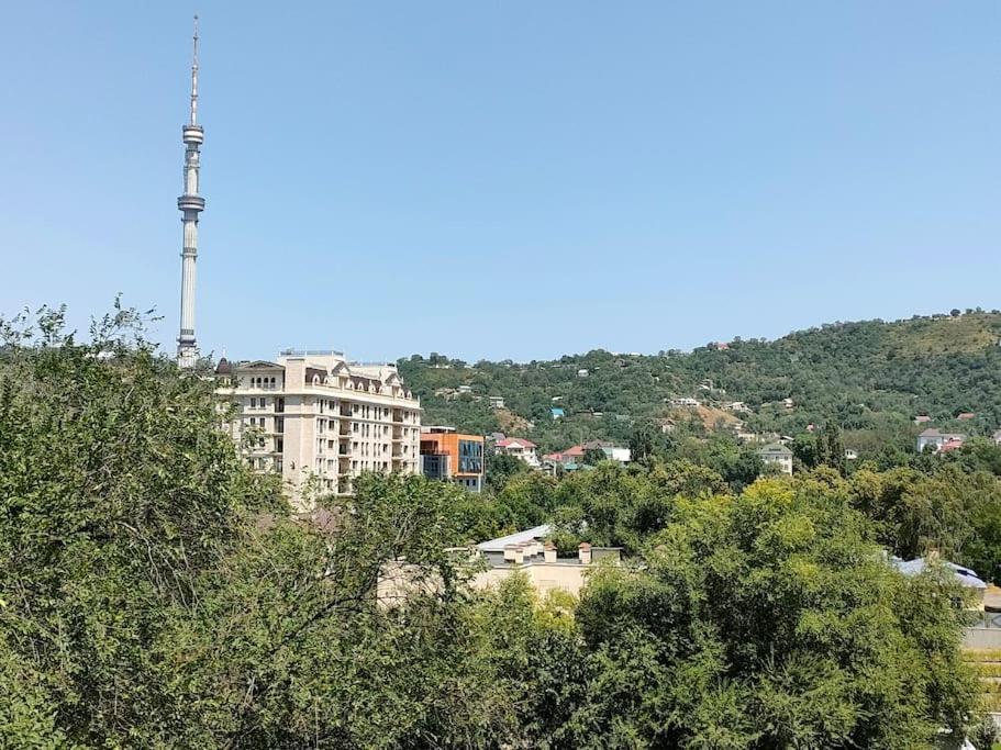Квартира Коктобе С Видом На Горы Apartman Almati Kültér fotó