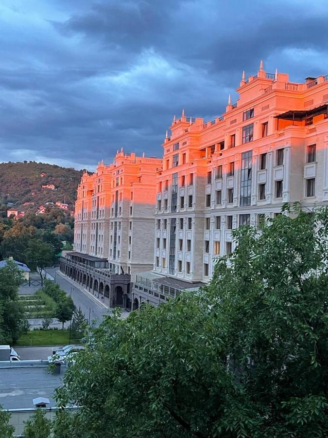 Квартира Коктобе С Видом На Горы Apartman Almati Kültér fotó