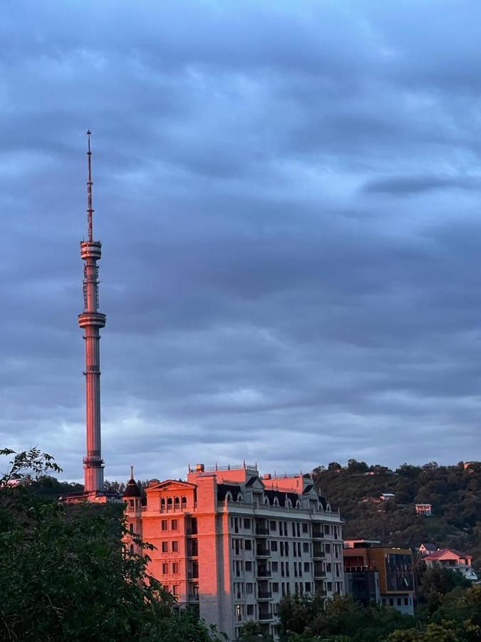 Квартира Коктобе С Видом На Горы Apartman Almati Kültér fotó